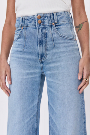 Pistola | Lana Jean - Terrace